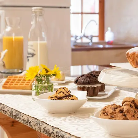 Bed and Breakfast Mood